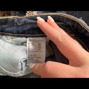 American Eagle Outfitters distressed dark jeans